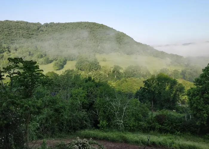 Grande Maison, Avec Piscine Privee Et Belle Vue בית נופש