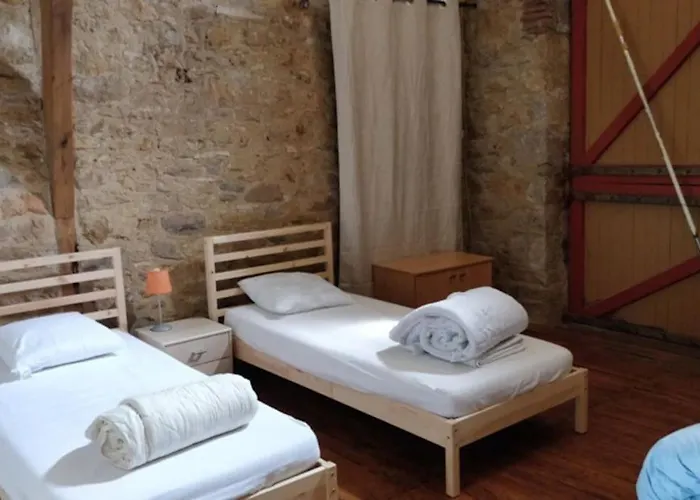 Grande Maison, Avec Piscine Privee Et Belle Vue בית נופש